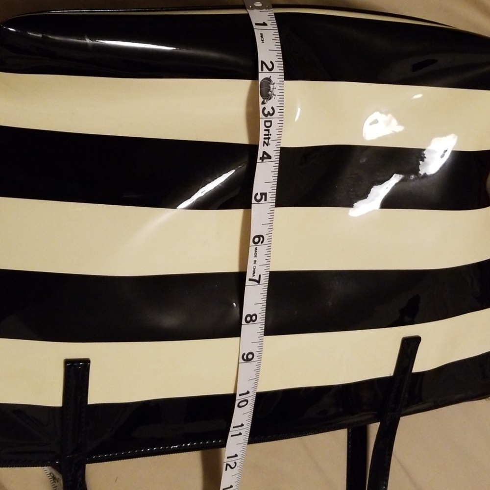 Kate Spade Penn Valley Sophie Patent - Picture 7 of 8